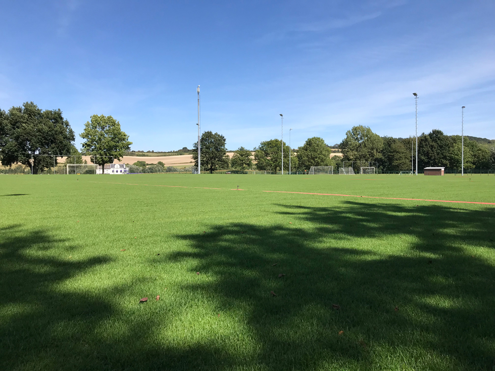 Gras-aanleggen-voetbalveld-Vaals1